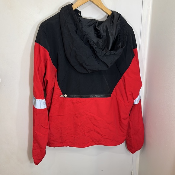 Windbreaker - Picture 4 of 4